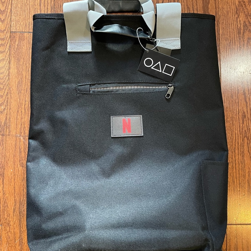 NETFLIX Origaudio Backpack / Tote (“Squid Game”)